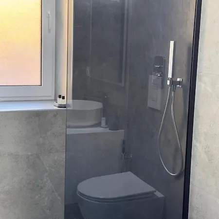 Loha Luxury * טיראנה